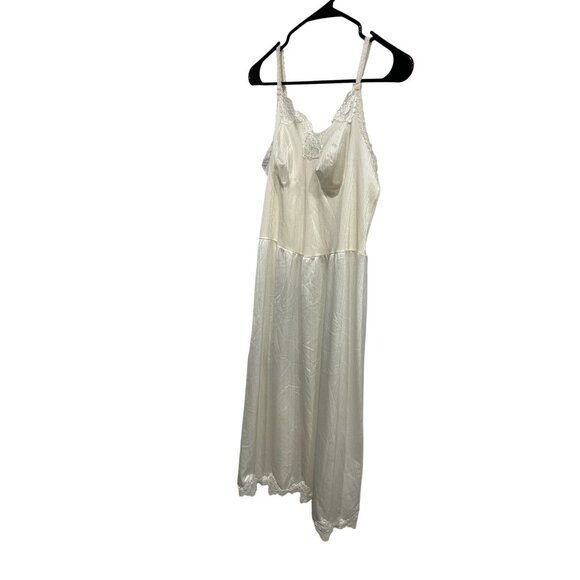 Vintage Warners White Lace Trim Full Slip Size 38 Nylon Blend Womens Lingerie - Picture 3 of 9